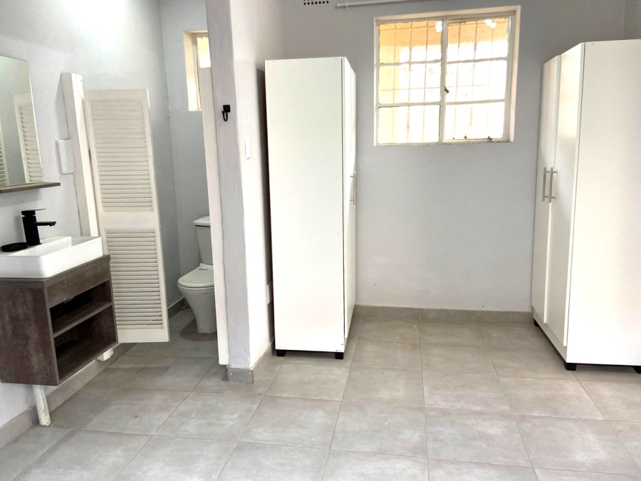 To Let 1 Bedroom Property for Rent in Linden Gauteng