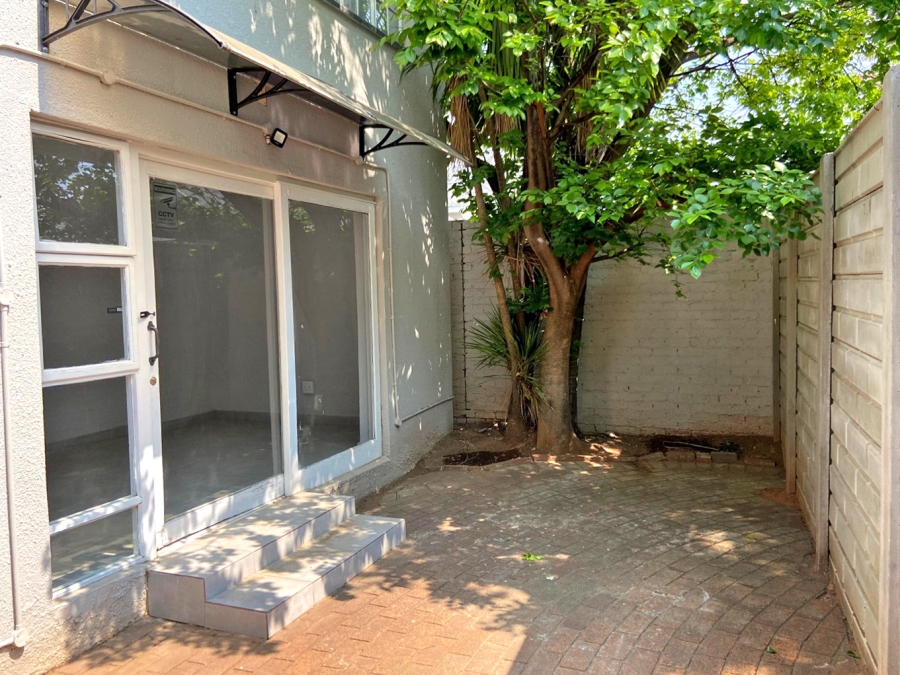 To Let 1 Bedroom Property for Rent in Linden Gauteng