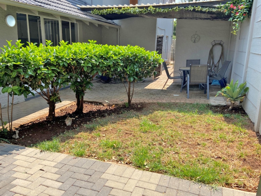 To Let 1 Bedroom Property for Rent in Linden Gauteng
