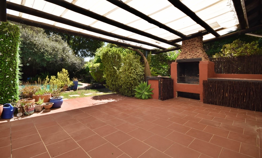 4 Bedroom Property for Sale in Bloubosrand Gauteng
