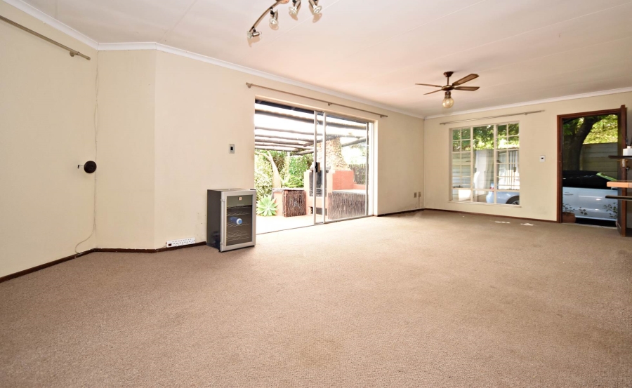 4 Bedroom Property for Sale in Bloubosrand Gauteng
