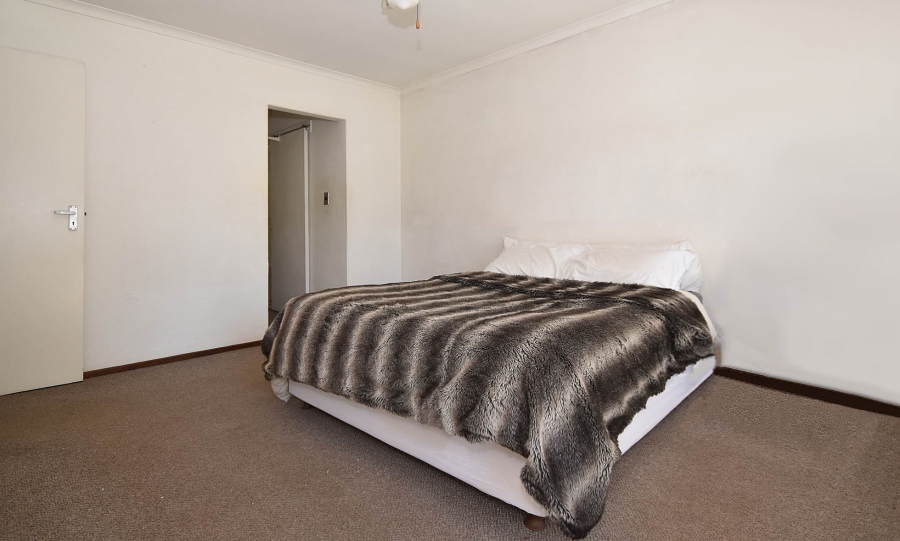 4 Bedroom Property for Sale in Bloubosrand Gauteng