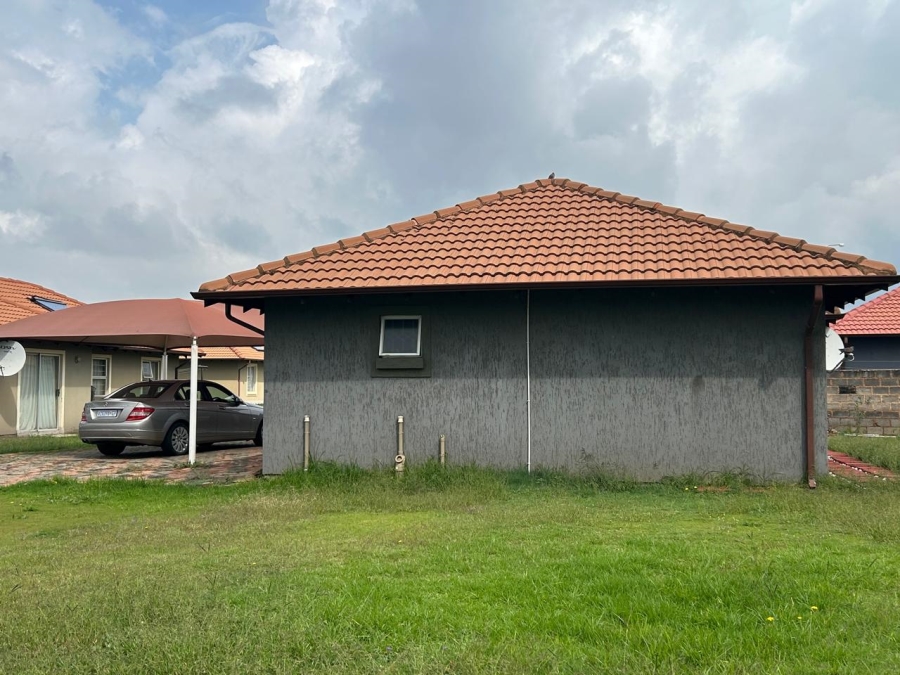 3 Bedroom Property for Sale in Strubenvale Gauteng