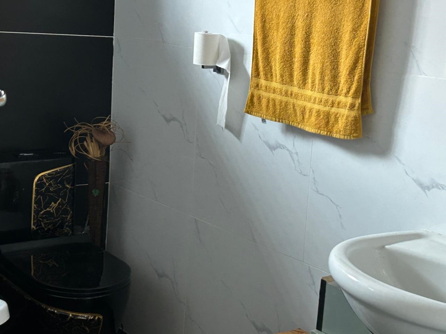 3 Bedroom Property for Sale in Strubenvale Gauteng