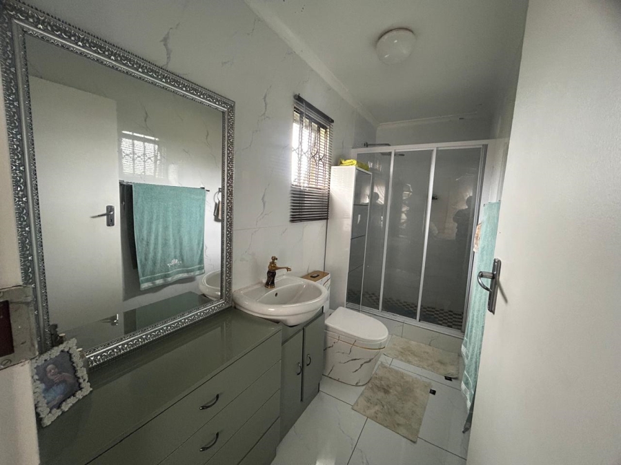 3 Bedroom Property for Sale in Strubenvale Gauteng