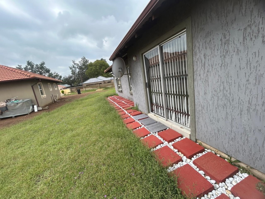 3 Bedroom Property for Sale in Strubenvale Gauteng