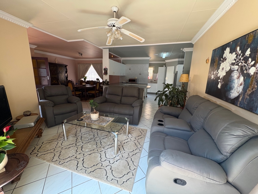3 Bedroom Property for Sale in Eldoraigne Gauteng