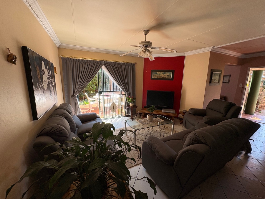 3 Bedroom Property for Sale in Eldoraigne Gauteng