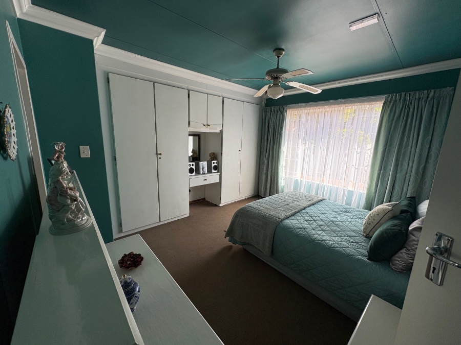 3 Bedroom Property for Sale in Eldoraigne Gauteng