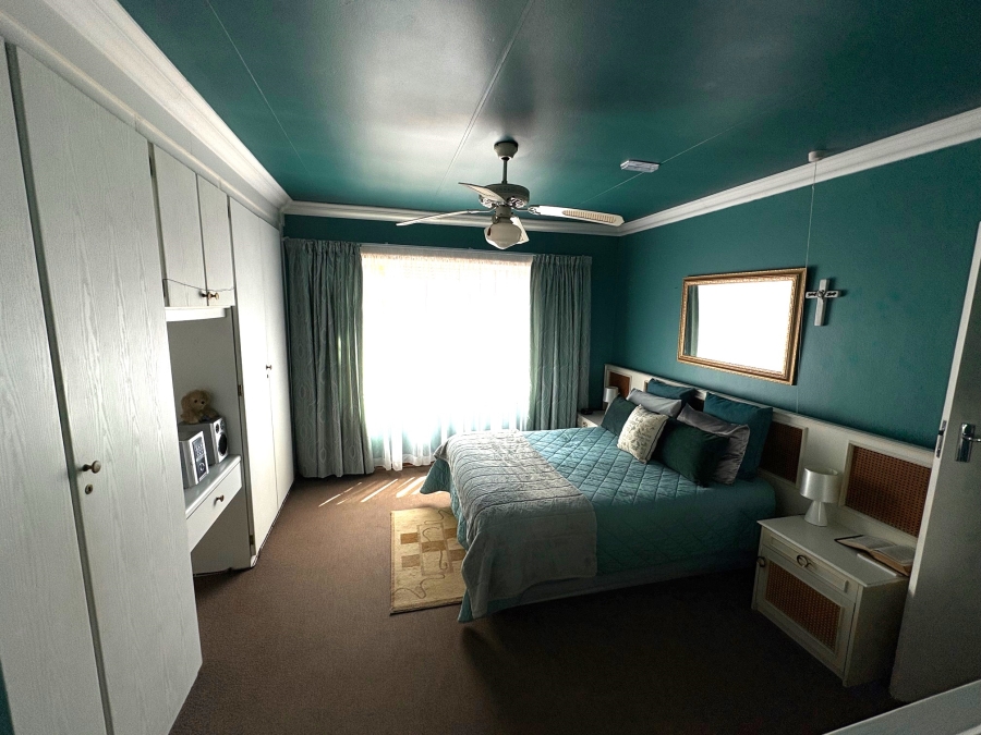 3 Bedroom Property for Sale in Eldoraigne Gauteng