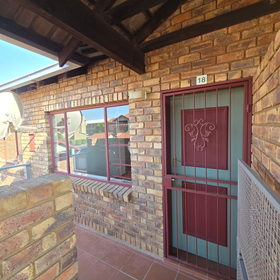 To Let 2 Bedroom Property for Rent in Moregloed Gauteng