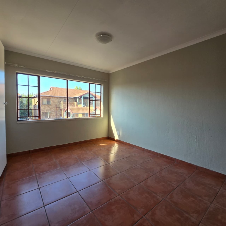To Let 2 Bedroom Property for Rent in Moregloed Gauteng