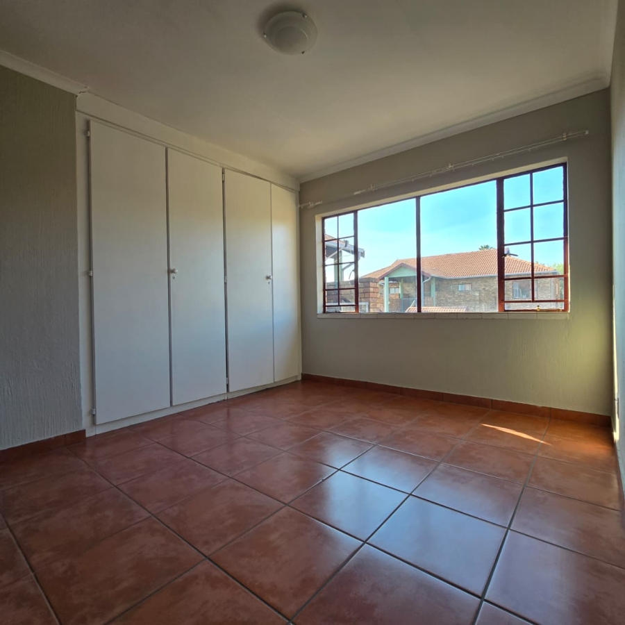 To Let 2 Bedroom Property for Rent in Moregloed Gauteng