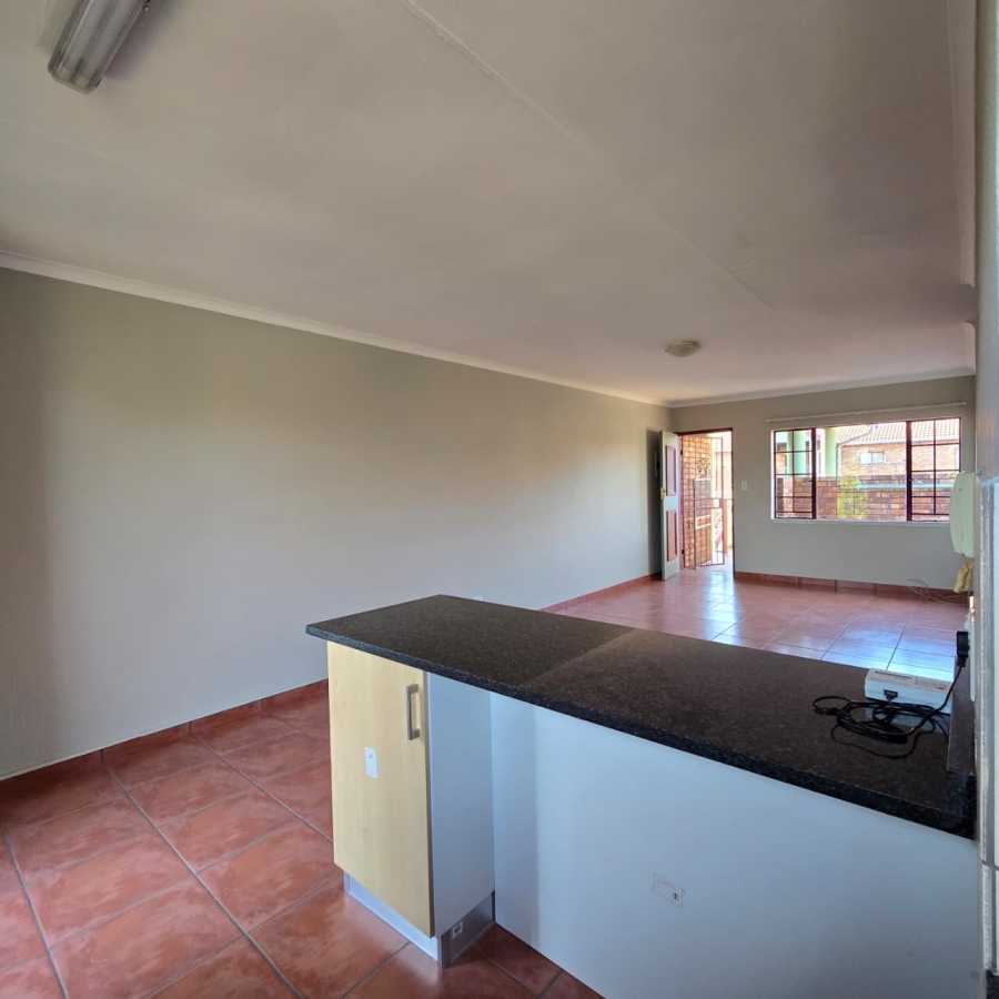 To Let 2 Bedroom Property for Rent in Moregloed Gauteng