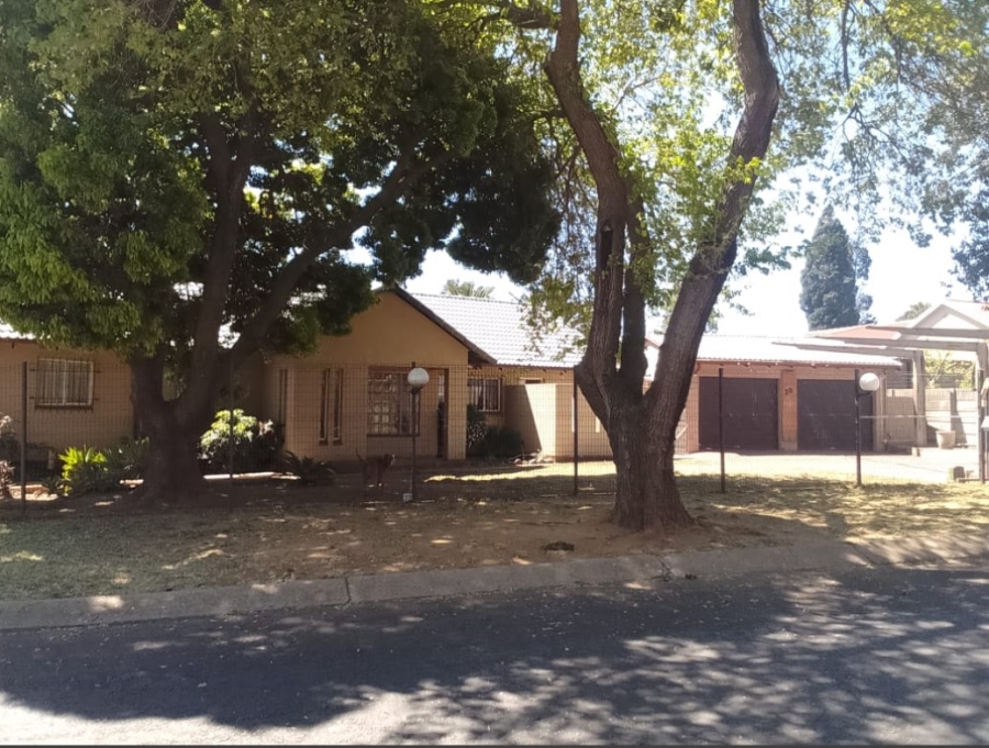 To Let 1 Bedroom Property for Rent in Brackenhurst Gauteng