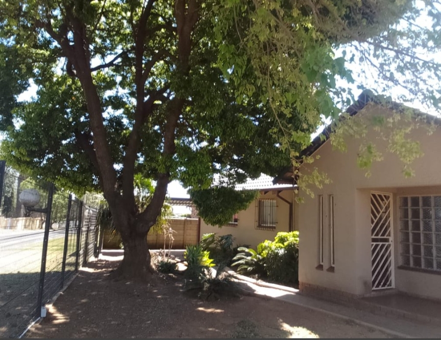 To Let 1 Bedroom Property for Rent in Brackenhurst Gauteng
