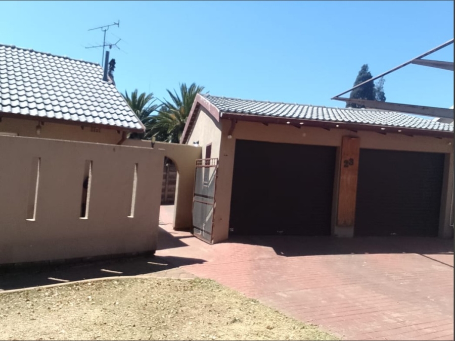 To Let 1 Bedroom Property for Rent in Brackenhurst Gauteng