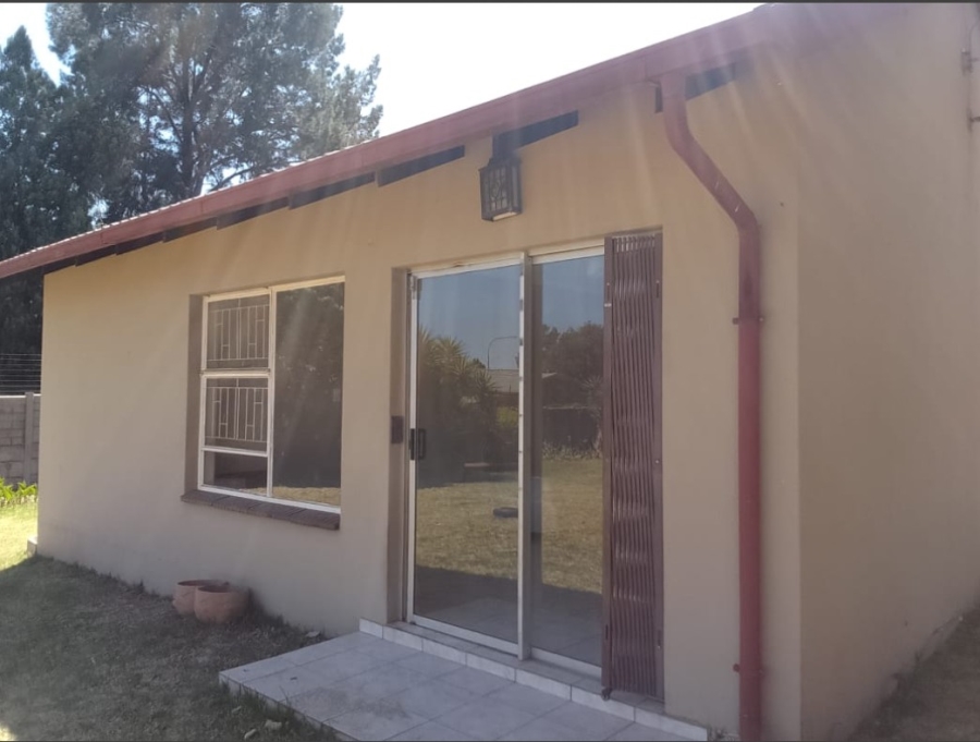To Let 1 Bedroom Property for Rent in Brackenhurst Gauteng
