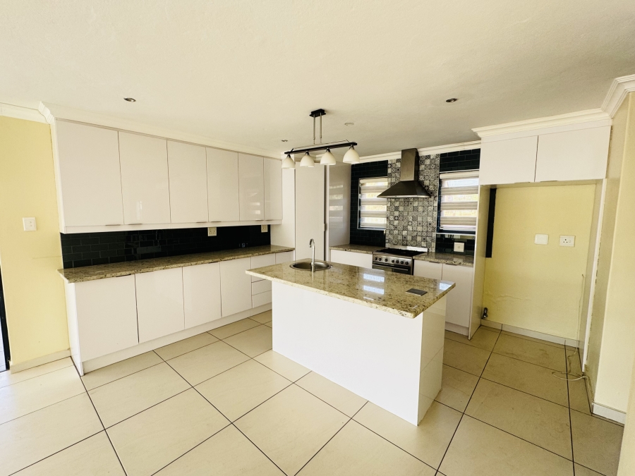 3 Bedroom Property for Sale in Olympus AH Gauteng