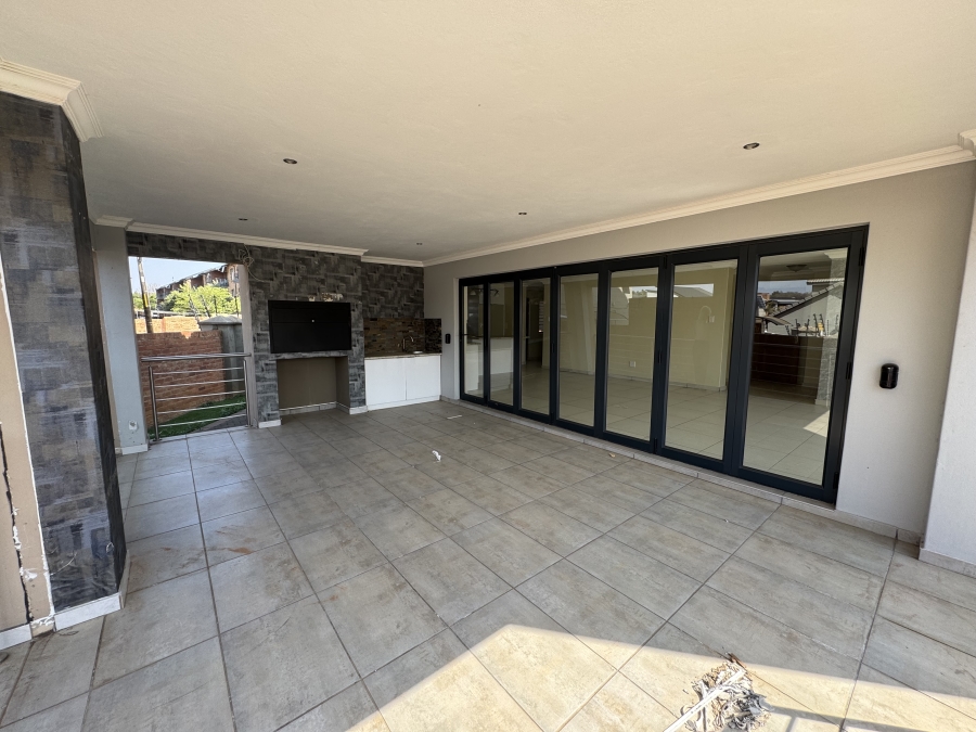 3 Bedroom Property for Sale in Olympus AH Gauteng