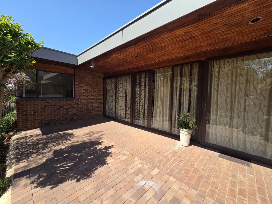 To Let 3 Bedroom Property for Rent in Floracliffe Gauteng