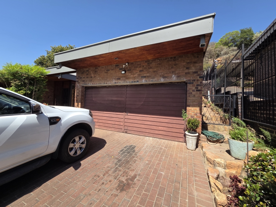 To Let 3 Bedroom Property for Rent in Floracliffe Gauteng