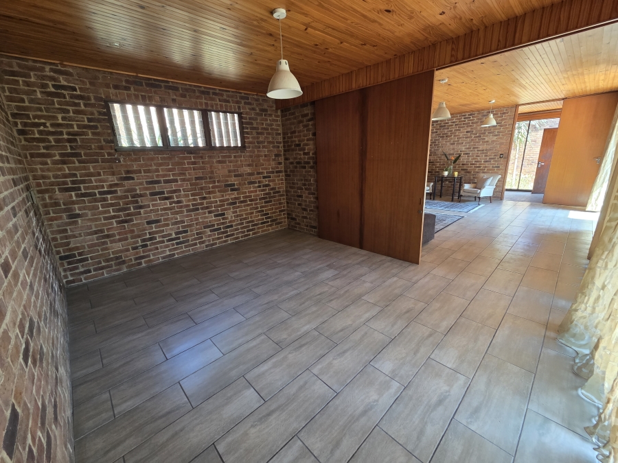 To Let 3 Bedroom Property for Rent in Floracliffe Gauteng