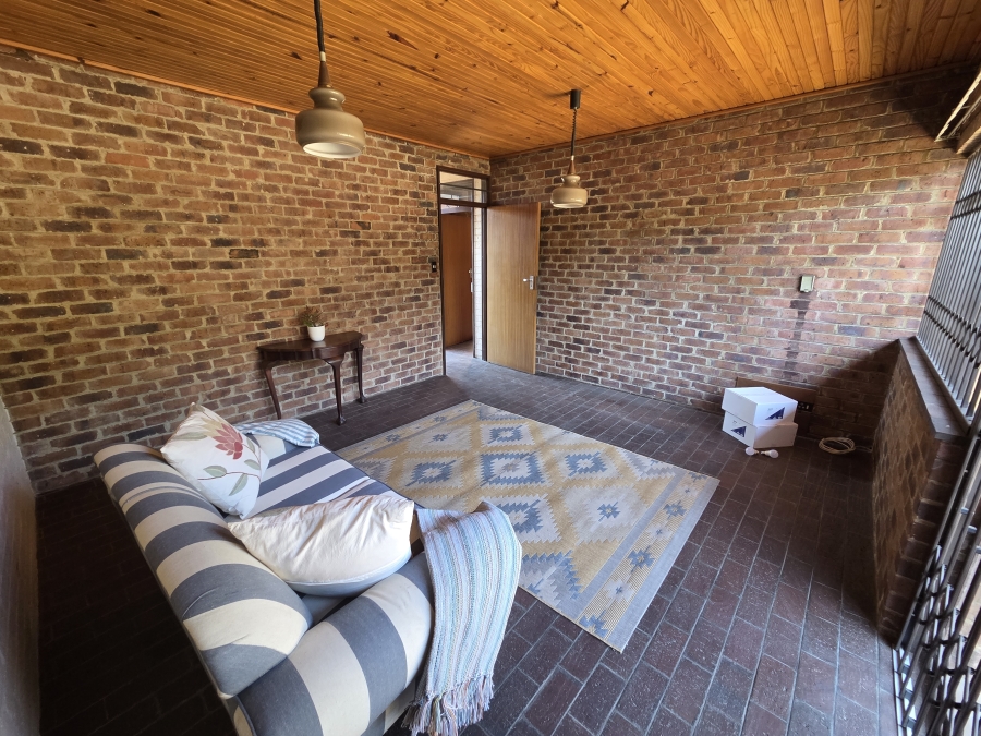To Let 3 Bedroom Property for Rent in Floracliffe Gauteng