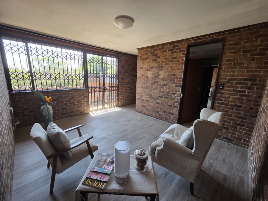 To Let 3 Bedroom Property for Rent in Floracliffe Gauteng