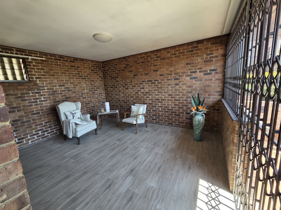 To Let 3 Bedroom Property for Rent in Floracliffe Gauteng