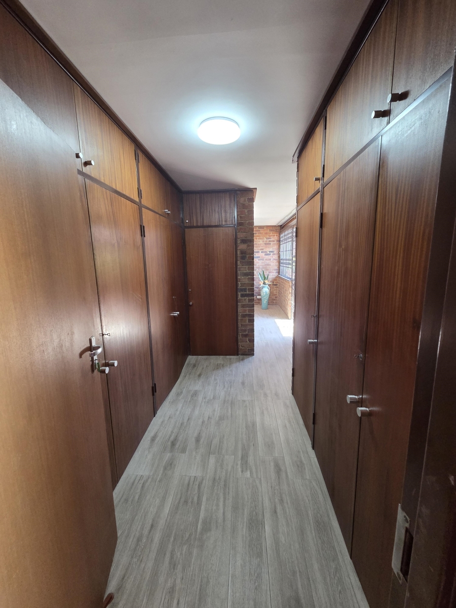 To Let 3 Bedroom Property for Rent in Floracliffe Gauteng