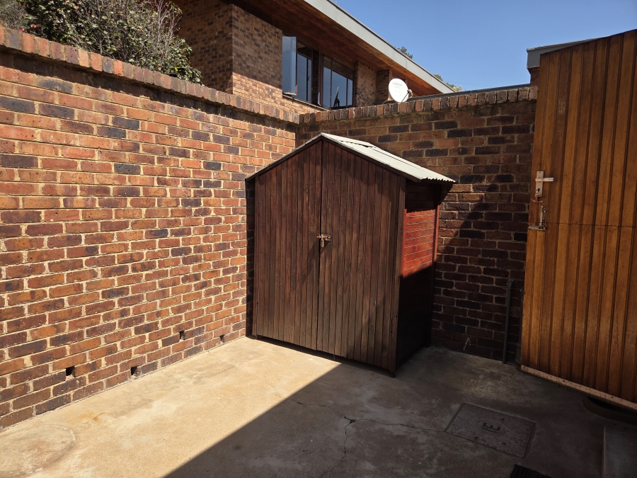 To Let 3 Bedroom Property for Rent in Floracliffe Gauteng