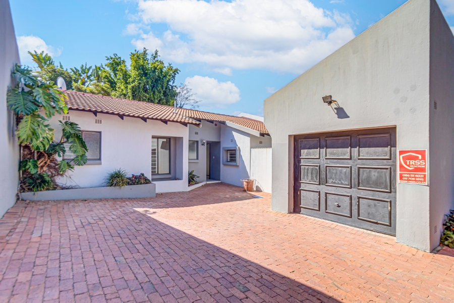 3 Bedroom Property for Sale in Bryanston Gauteng