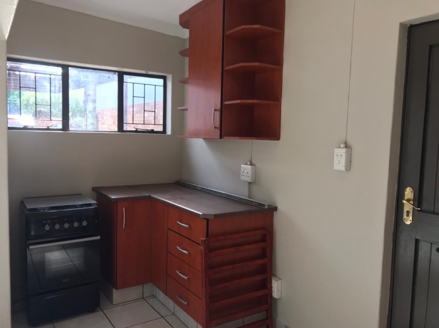 To Let 1 Bedroom Property for Rent in Edenvale Central Gauteng