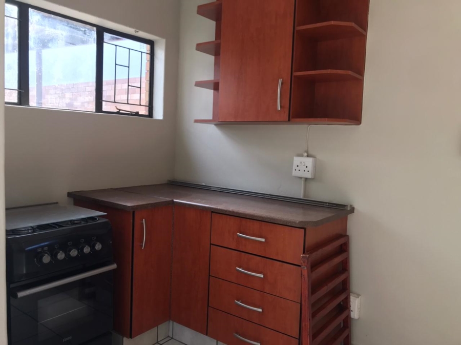 To Let 1 Bedroom Property for Rent in Edenvale Central Gauteng