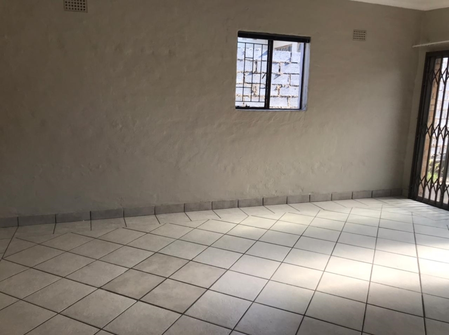 To Let 1 Bedroom Property for Rent in Edenvale Central Gauteng