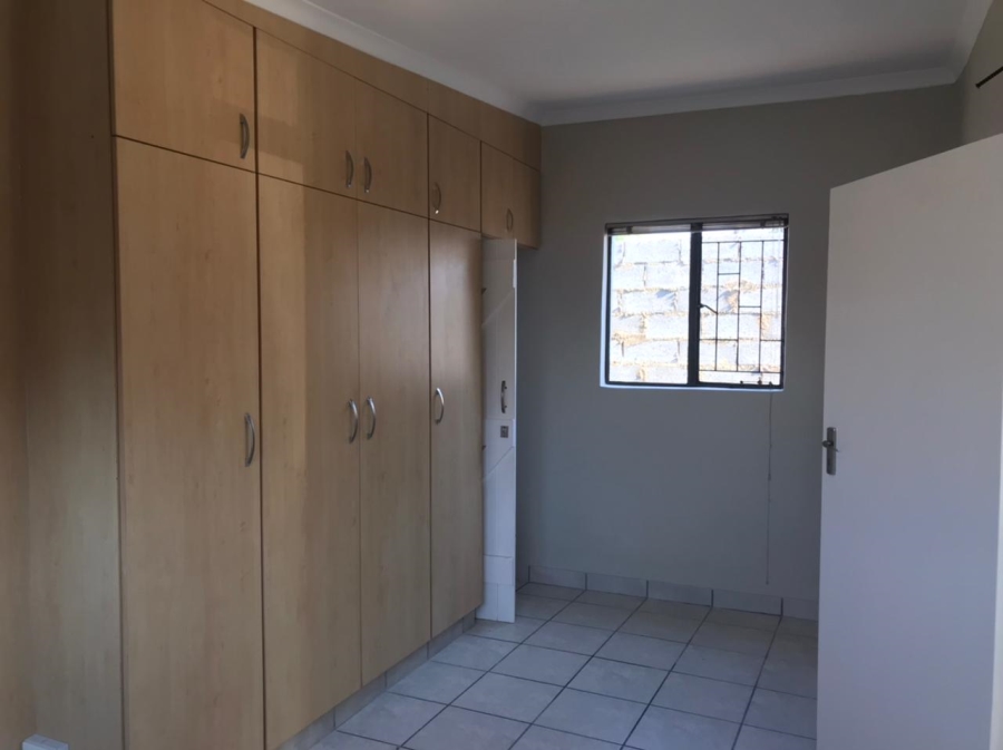 To Let 1 Bedroom Property for Rent in Edenvale Central Gauteng