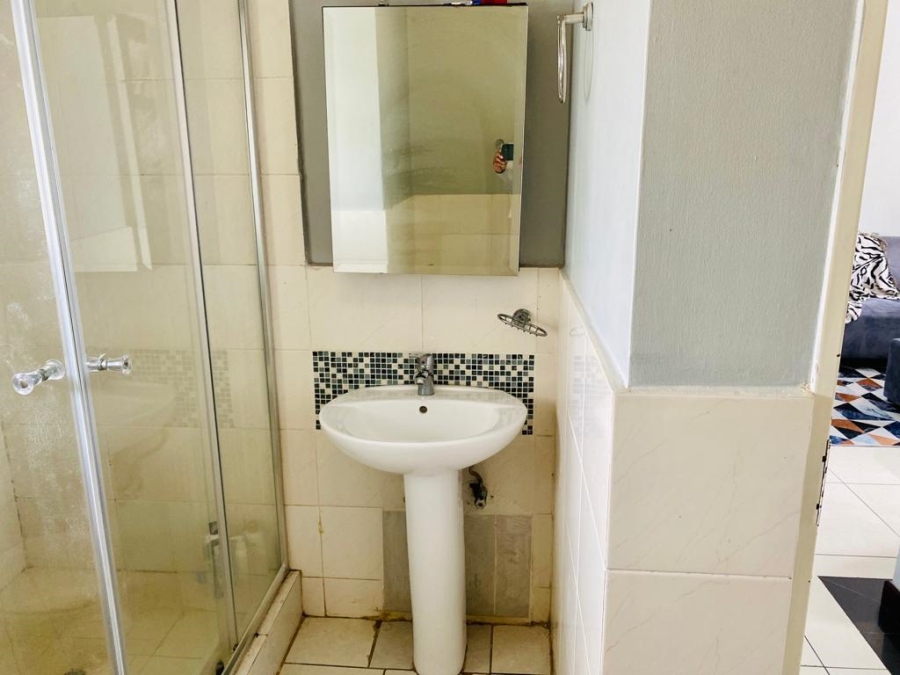 To Let 1 Bedroom Property for Rent in Noordwyk Gauteng
