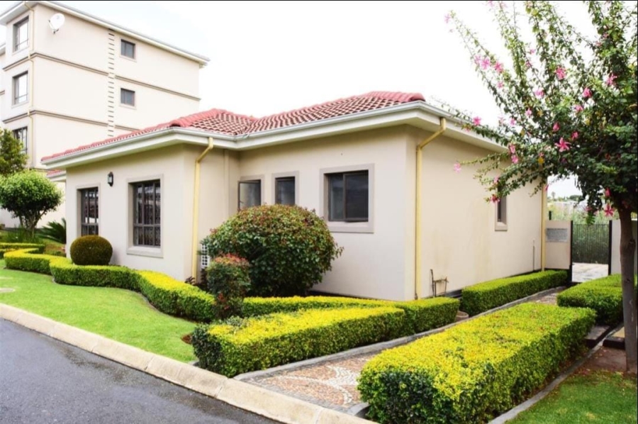 To Let 1 Bedroom Property for Rent in Noordwyk Gauteng
