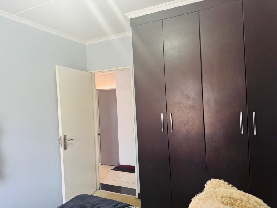 To Let 1 Bedroom Property for Rent in Noordwyk Gauteng