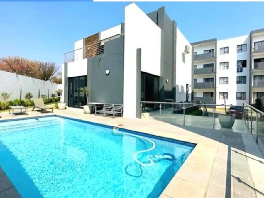 2 Bedroom Property for Sale in Erand Gardens Gauteng
