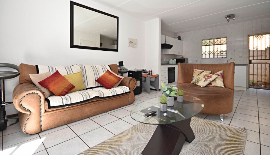 2 Bedroom Property for Sale in Bromhof Gauteng
