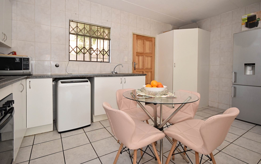 2 Bedroom Property for Sale in Bromhof Gauteng