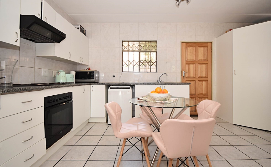 2 Bedroom Property for Sale in Bromhof Gauteng