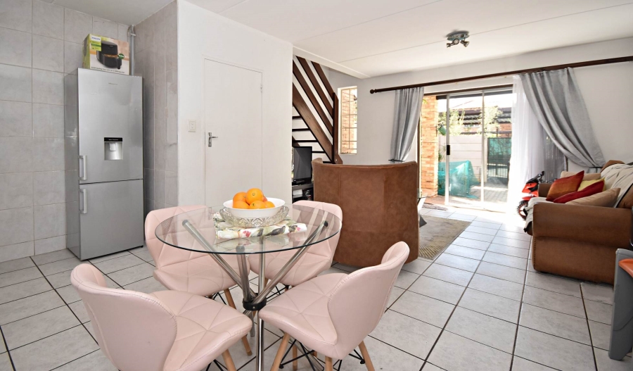 2 Bedroom Property for Sale in Bromhof Gauteng