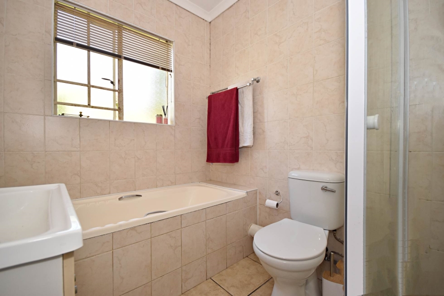 2 Bedroom Property for Sale in Bromhof Gauteng