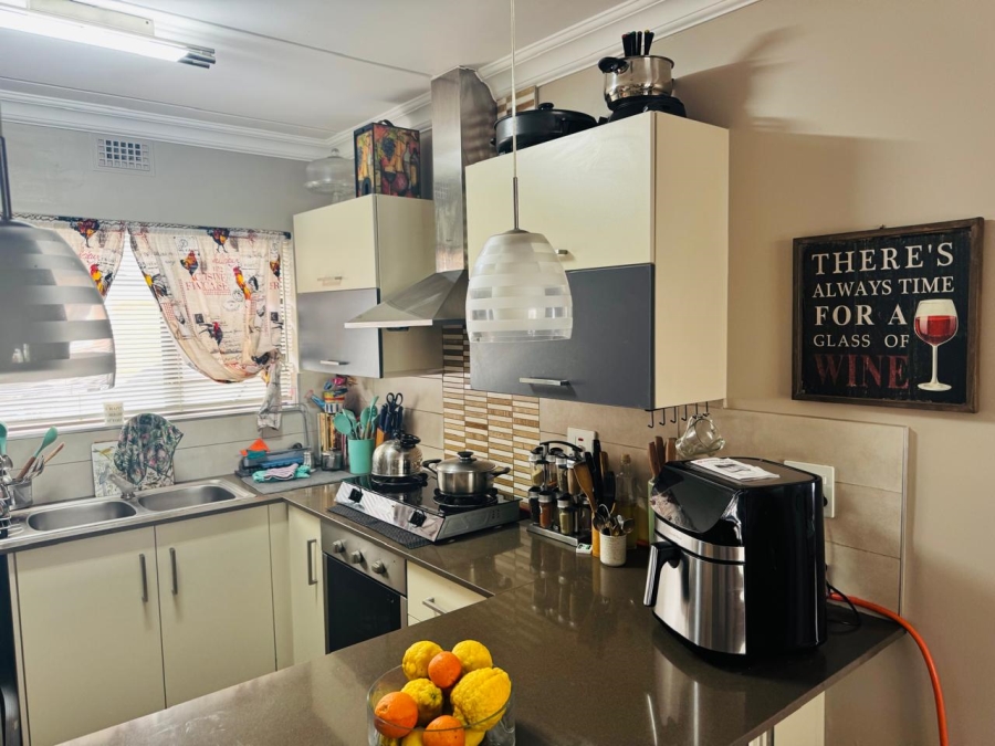 To Let 2 Bedroom Property for Rent in Kyalami Hills Gauteng