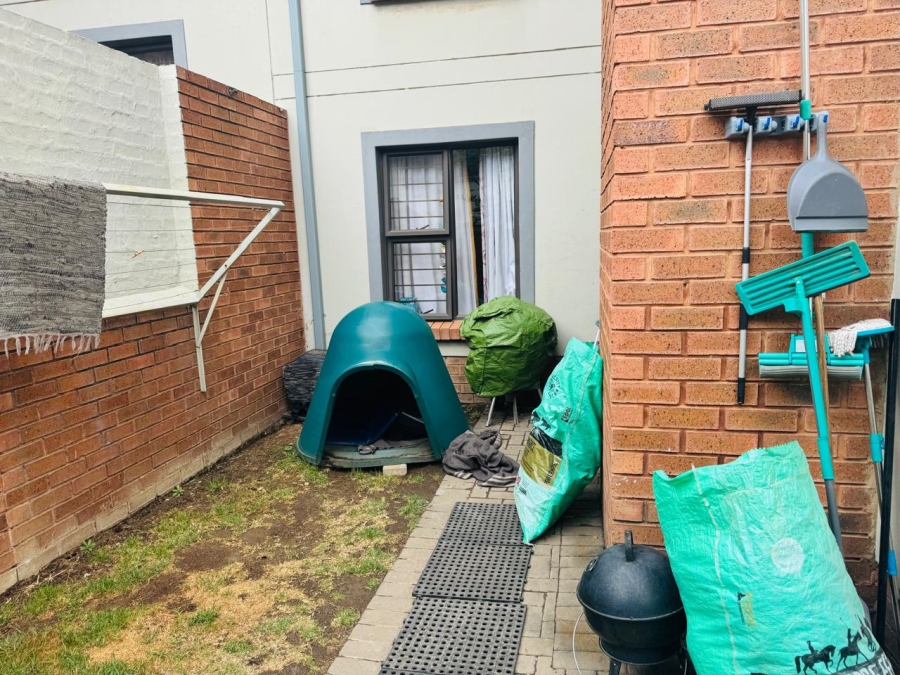 To Let 2 Bedroom Property for Rent in Kyalami Hills Gauteng
