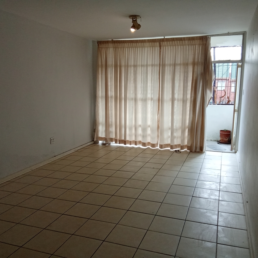 2 Bedroom Property for Sale in Florida Lake Gauteng