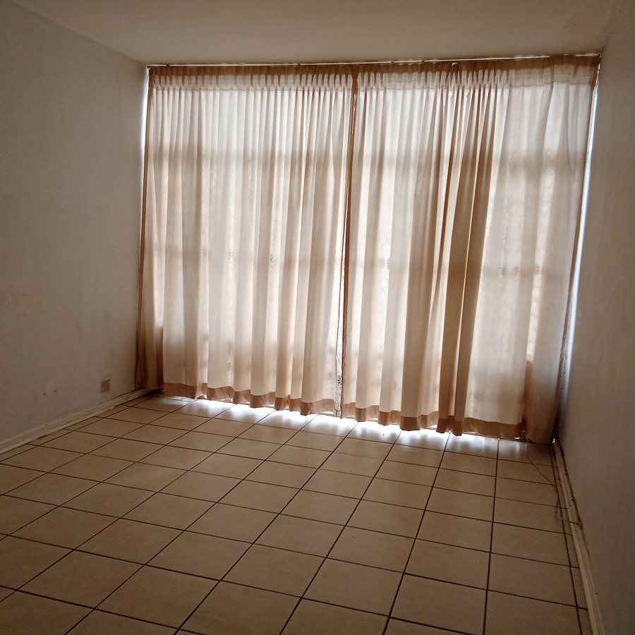 2 Bedroom Property for Sale in Florida Lake Gauteng